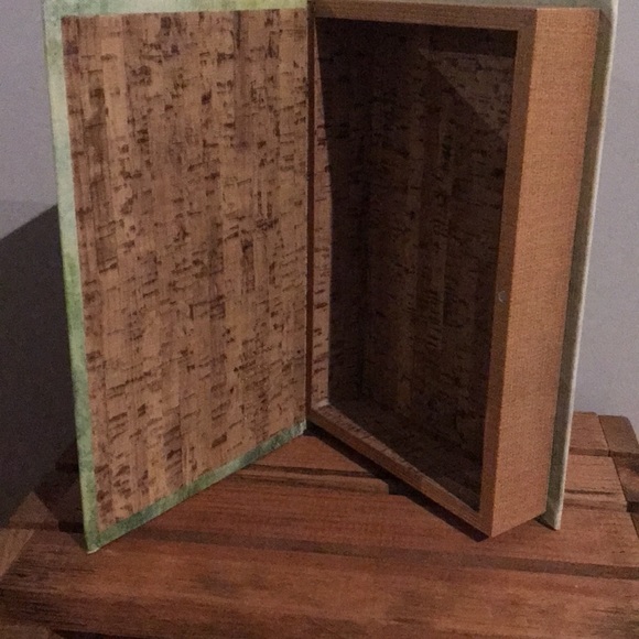 Willow Tree Love Poetry Book - Picture 5 of 8